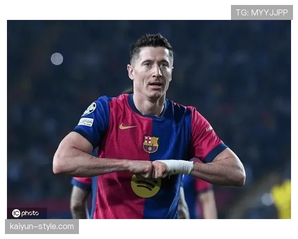 世体：巴萨已提交财报，释放莱万、滕森工资有助于恢复1-1规则